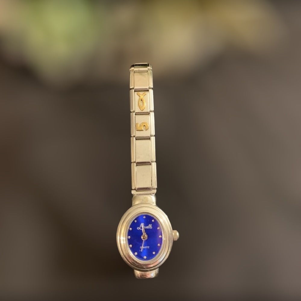 Ladies Vintage Lavella Silver Tone Watch with 5 Charms